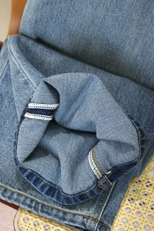 Embrodiered straight leg jeans