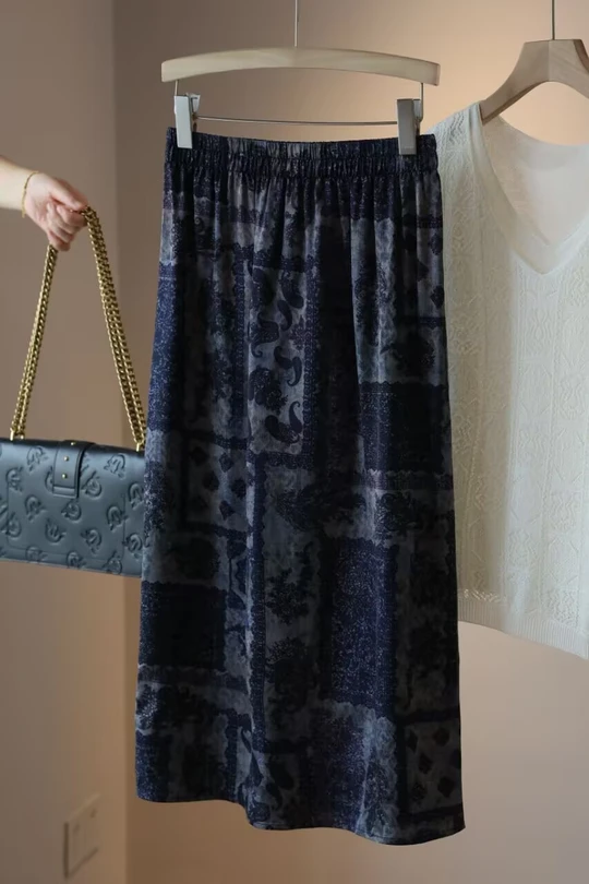 Mulberry silk midi skirt